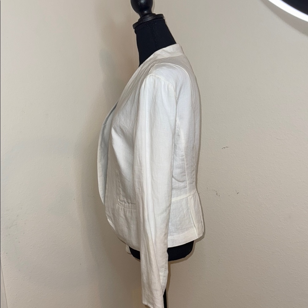 Cynthia Rowley White Blazer with Tailored Silhouette - Picture 5 of 7
